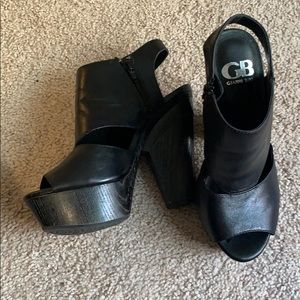 Gianni Bini 7.5 Black Wedges.
